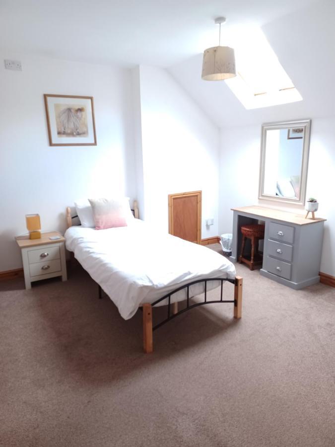 The Bear Bed & Breakfast Rhayader Eksteriør bilde